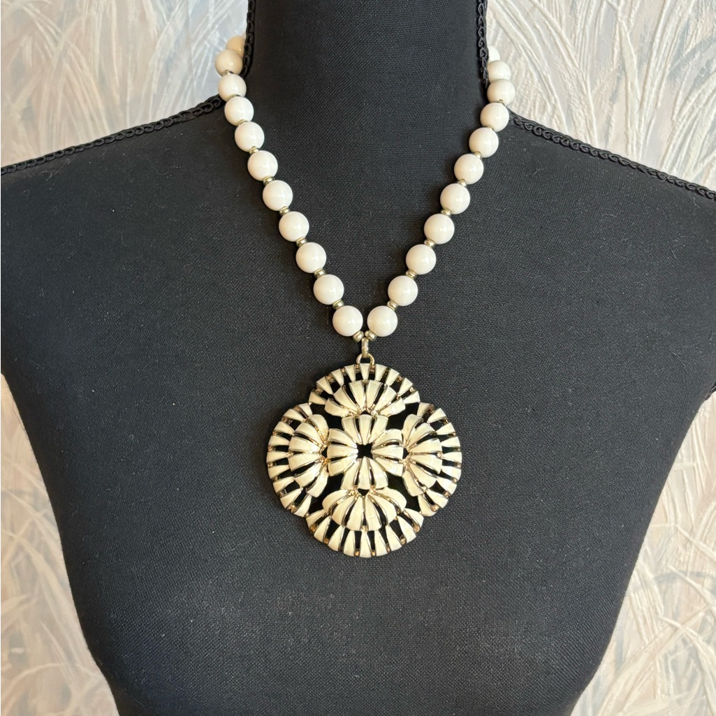 Coldwater Creek Gold Tone Cream Enamel Medallion Necklace 183 25$